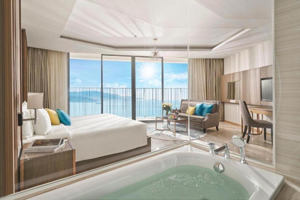 Luxury Seaview Panorama Nha Trang By Luna Bagian luar foto